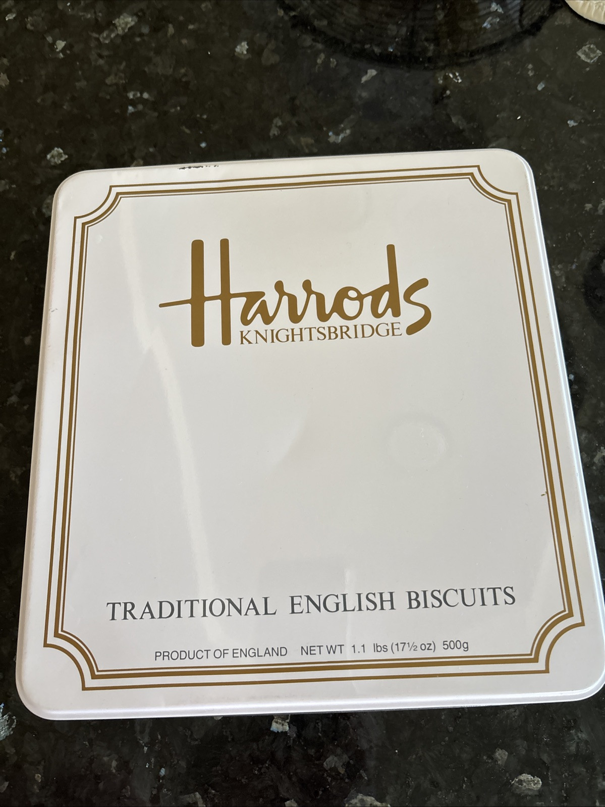 HARRODS Knightsbridge White Gold 9″ Square LoNDoN ENGLaND English Biscuit TIN