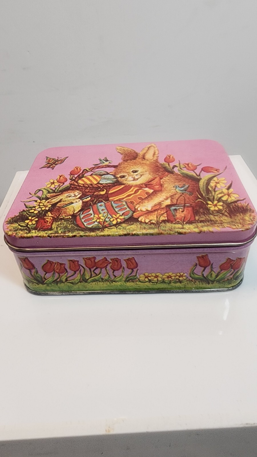 Vintage Giftco Easter Tin Litho Box. Made In Hong
