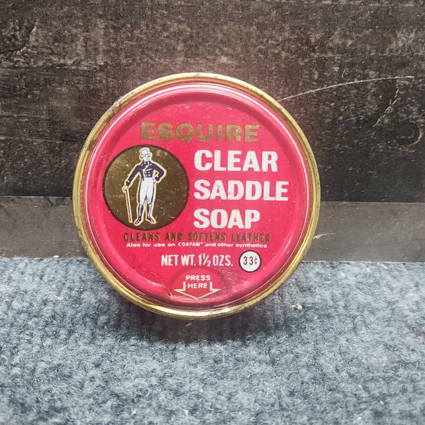 Vintage Esquire Clear Saddle Soap (Cleans & Softens Leather) 1 1/2oz Tin 3″ Red