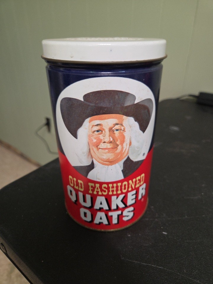 Vintage 1980’s Old Fashioned Quaker Oats Limited Edition Tin Can with Lid