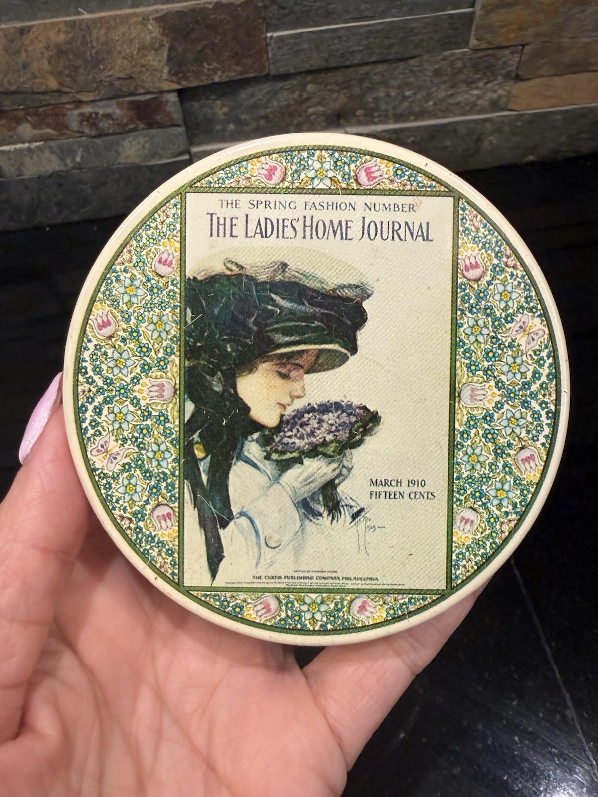 THE LADIES HOME JOURNAL VINTAGE COLLECTIBLE REPLICA 1910 ADVERTISING TIN Spring