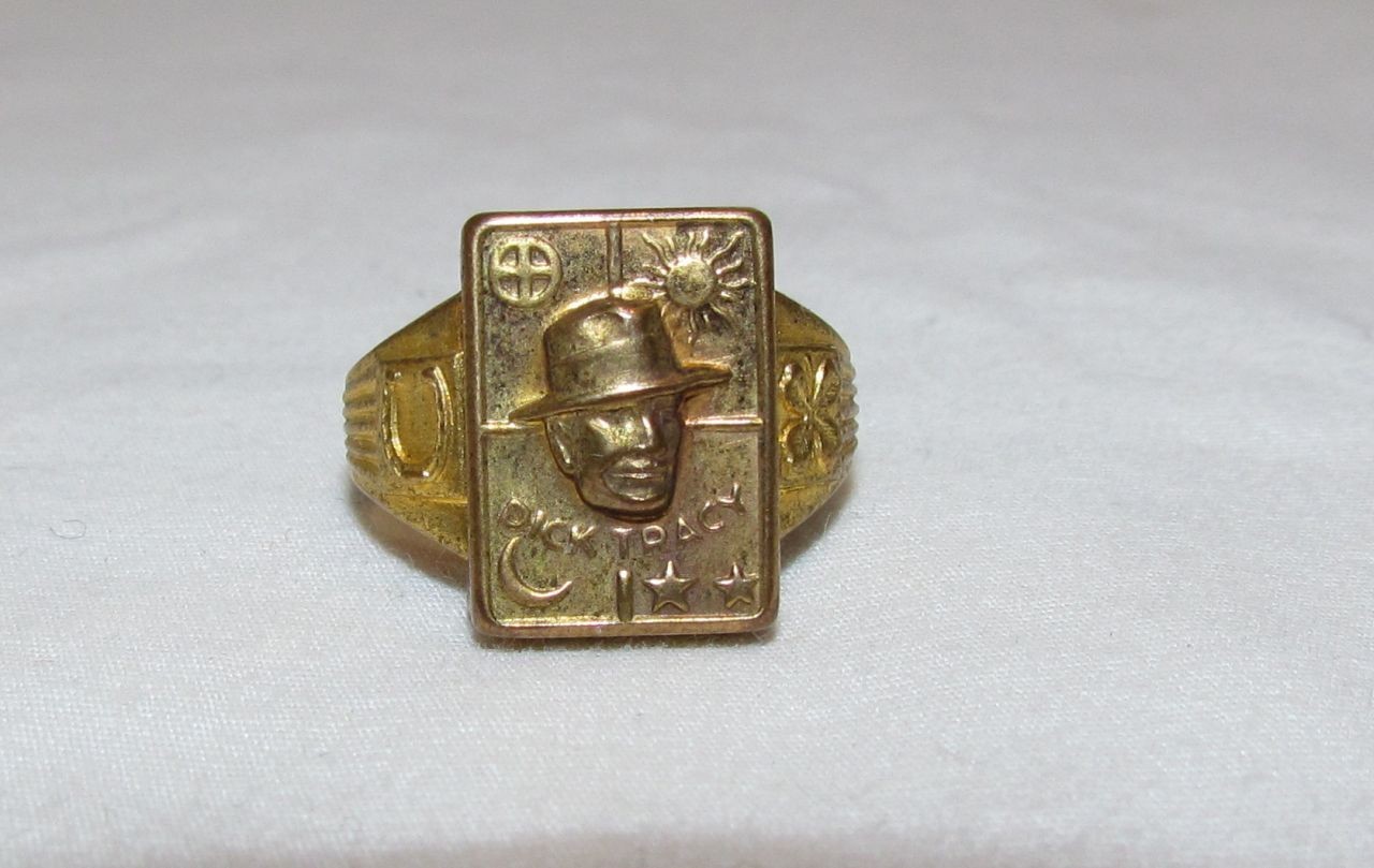 1938 Quaker Dick Tracy Good Luck Secret Compartment Ring