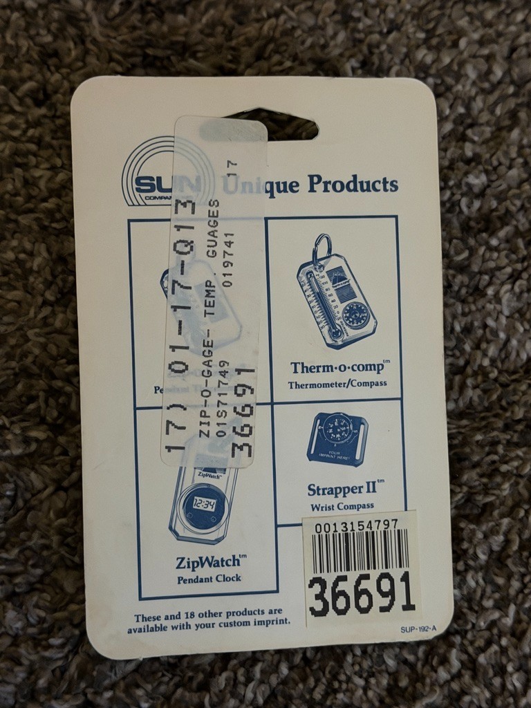 VINTAGE SUN Outdoor Gear Zip-O-Gage Key Ring Thermometer – NEW OLD STOCK