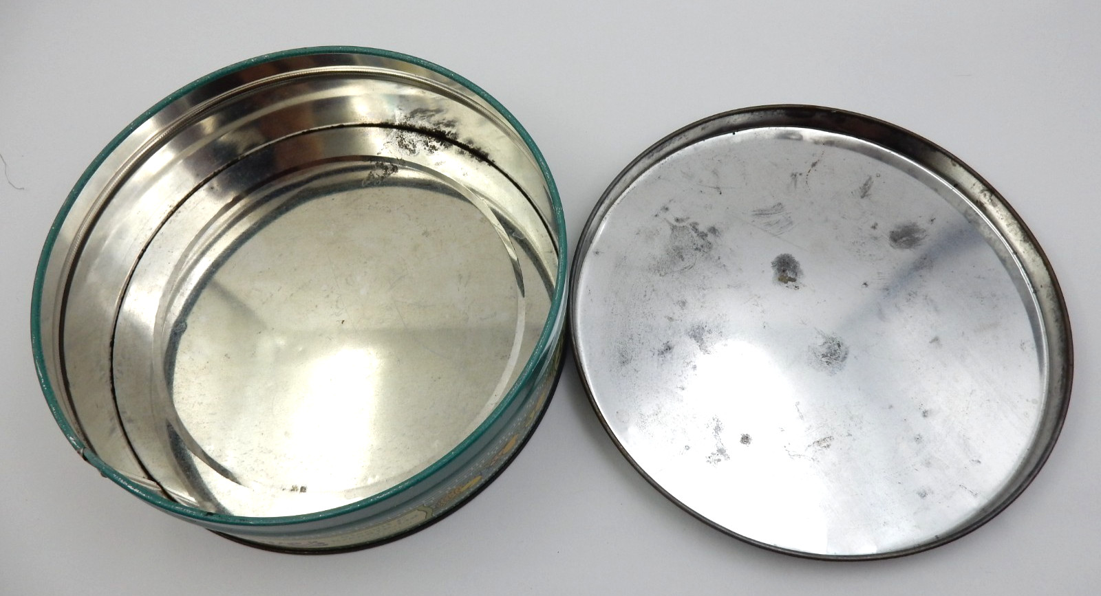 VINTAGE LOVE’S BISCUIT & BREAD CO. HONOLULU HAWAII 1927 ART DECO. FRUITCAKE TIN