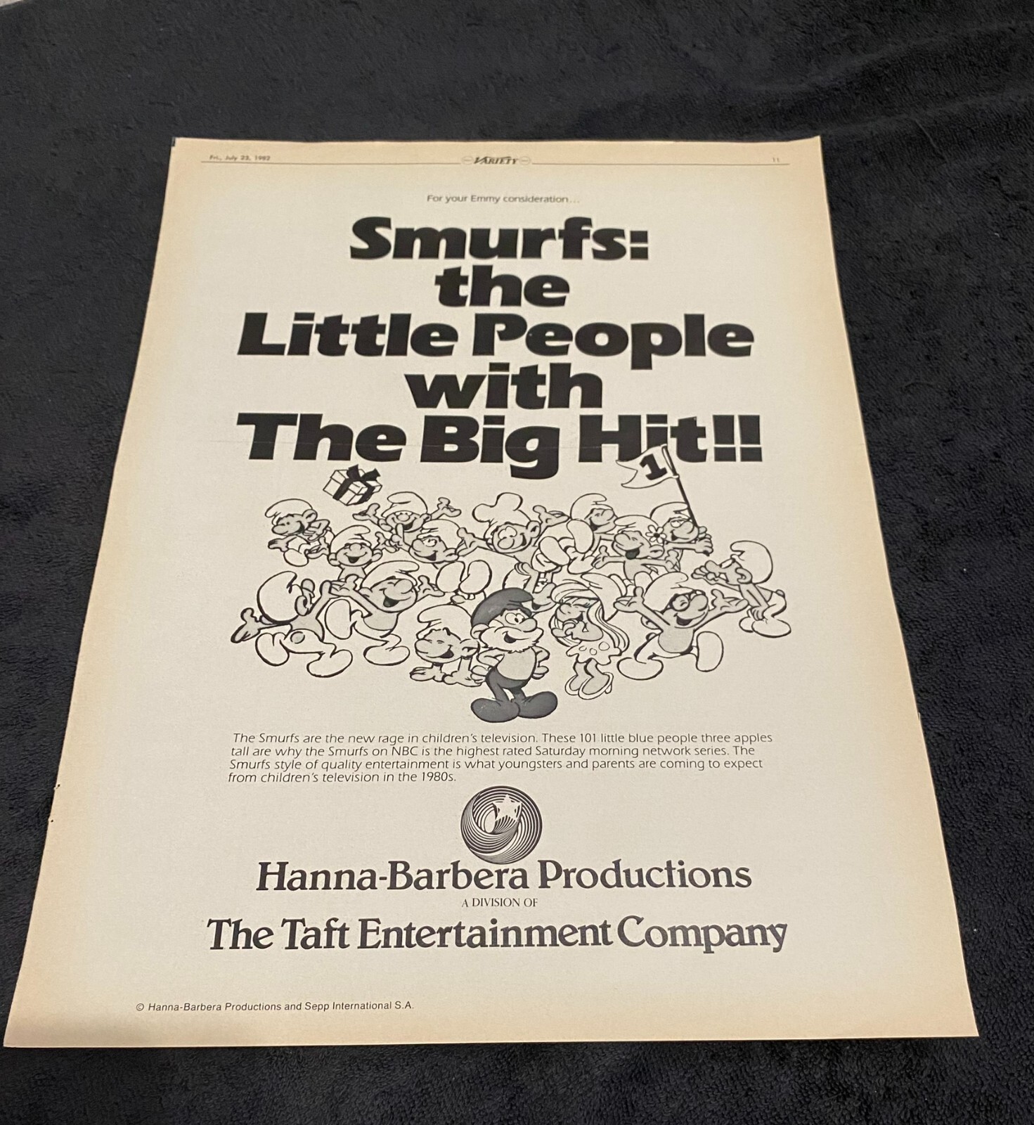 HANNA BARBERA 1981 ad “The Big Hit!!” #1 Smurfs, Smurfette with a cast of Smurfs