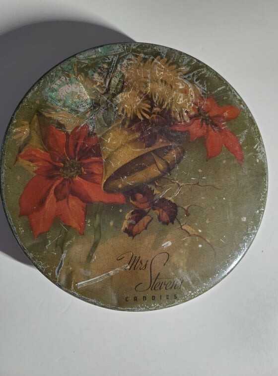 Vintage 1940’s Mrs. Steven’s Candies Tin Christmas Bell Poinsettia