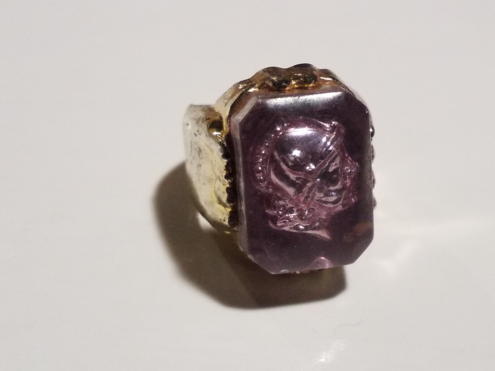 Vintage 1950’s Premium Prize Childs Ring Pink Faux Stone W/ 3D Image Inside