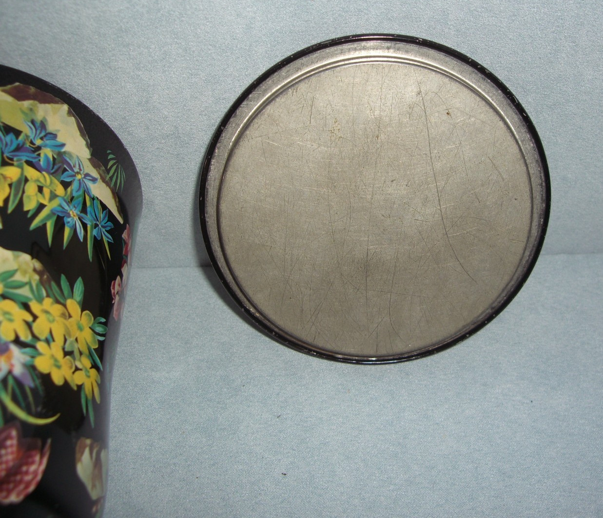 Vintage GEORGE W HORNER Candy Flower Black 6″ TIN From ENGLAND