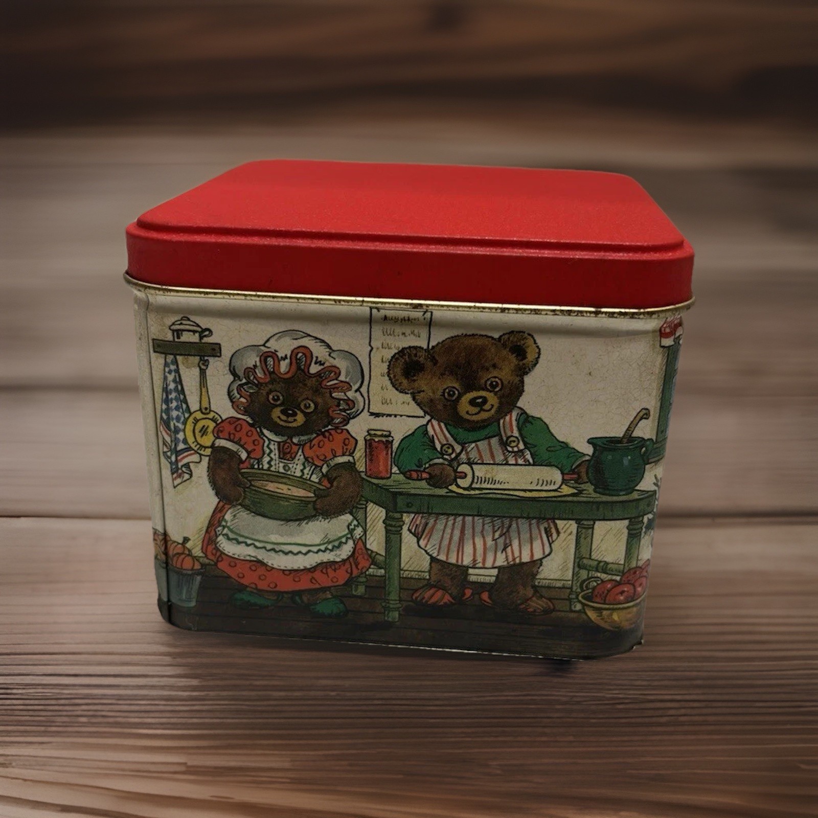 Vintage Christmas Bears Cooking In Kitchen Tin, 3.5” X 4.5” x 4.5”