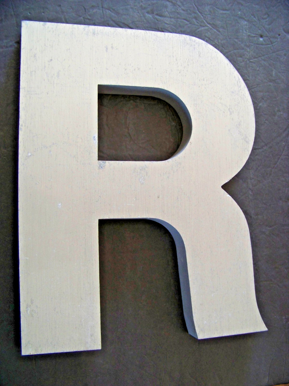 Vintage Large Cast Aluminum Sign Letter R 14 3/4″ tall X 11 1/4″ wide 5 lb 4 oz