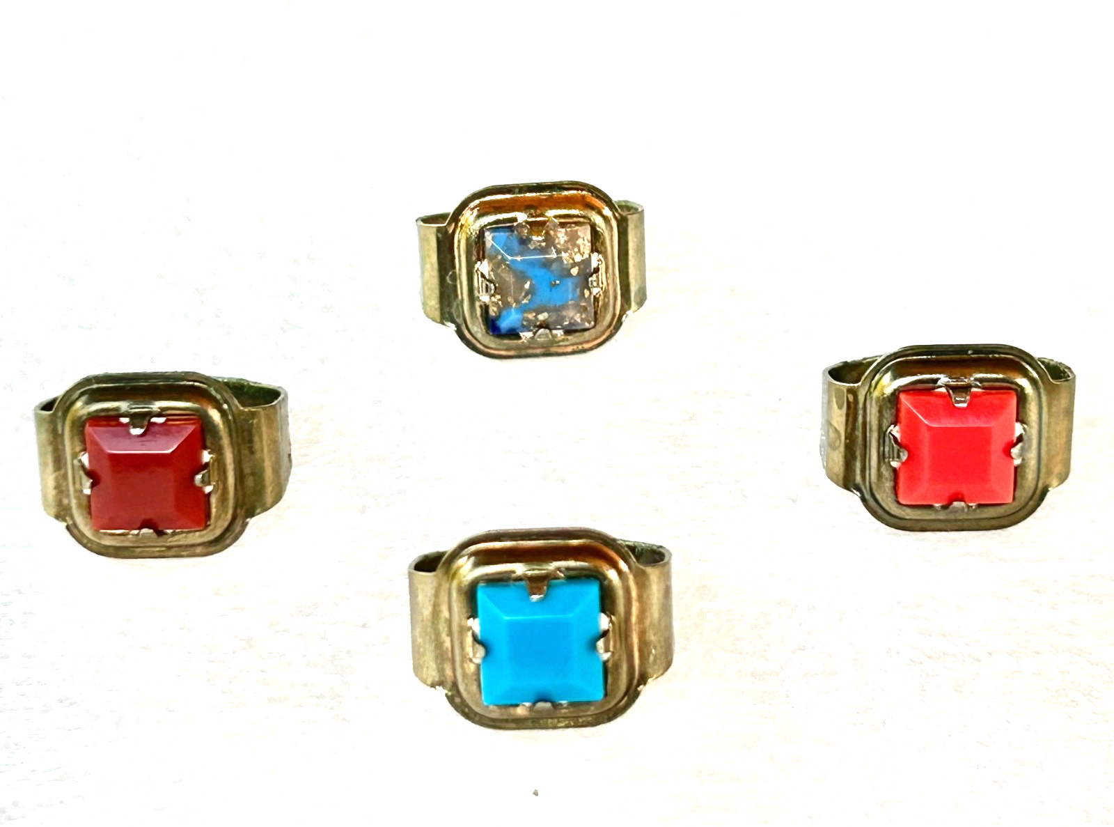 LOT 4 VTG GOLIATH-HALL AMERICANA FAUX GEM ADJUSTABLE METAL NOVELTY GUMBALL RINGS