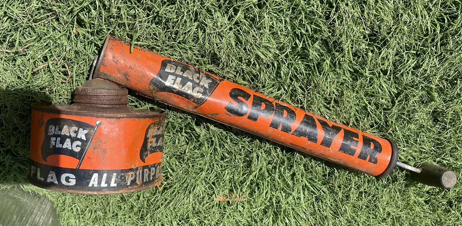 2 VTG SPRAY PUNP CANS Black Flag Bug Sprayer Tin Metal Insect Killer & One More