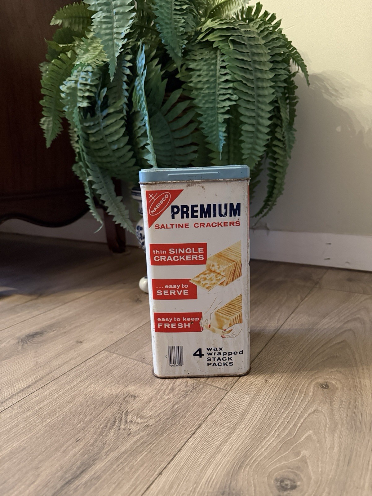 Vintage Nabisco 1969 Premium Saltine Cracker TIN 14oz. Light Blue Lid