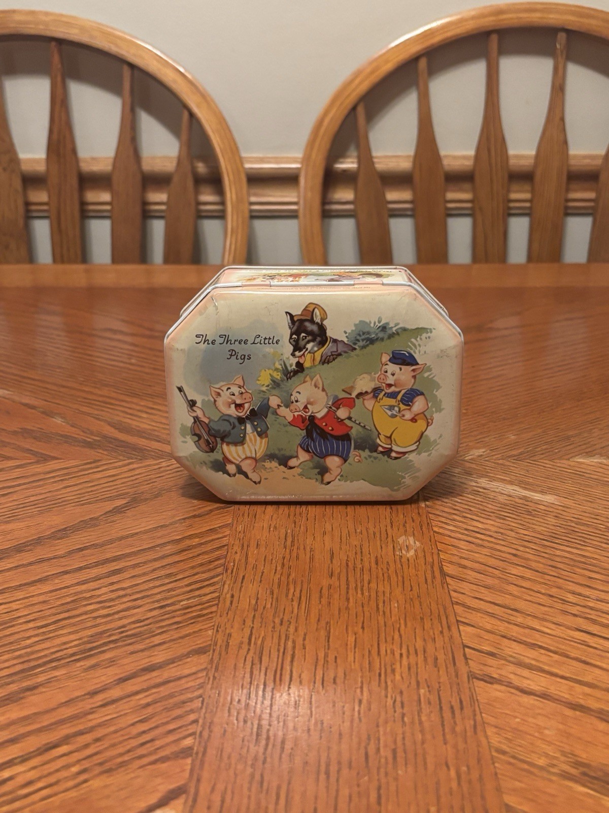 Antique 1948 Three Little Pigs Tin Box Lithograph Metal Box Co Mansfield England