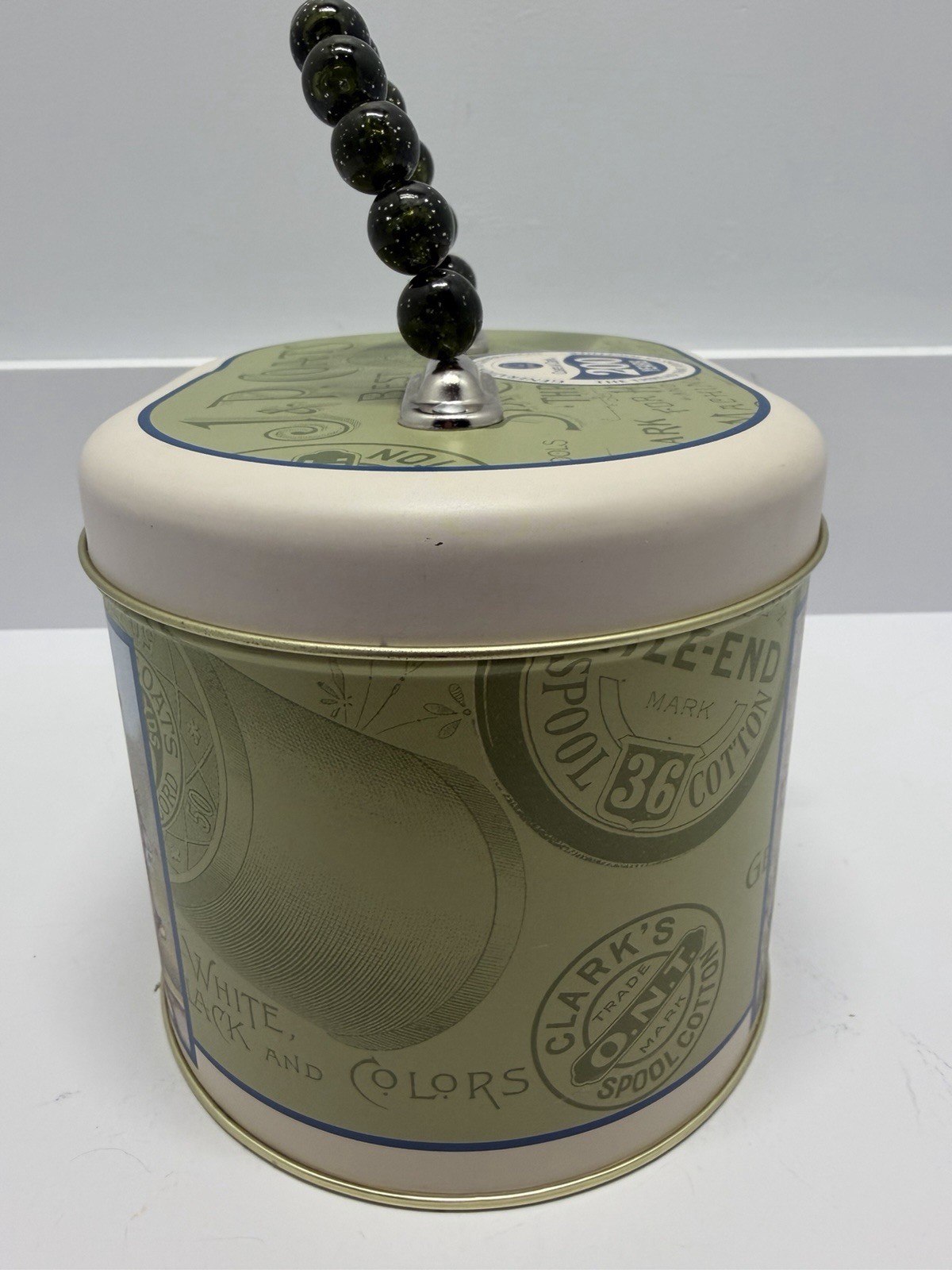 2011 JP Coats & Clark Hinged Decorative Tin W/Green Bead Handle