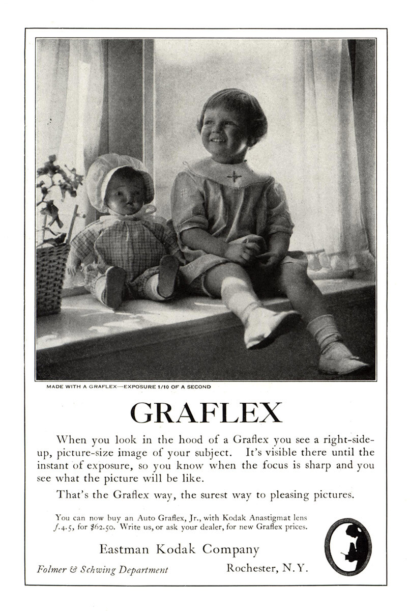 1923 Graflex Camera: When You Look In the Hood Vintage Print Ad