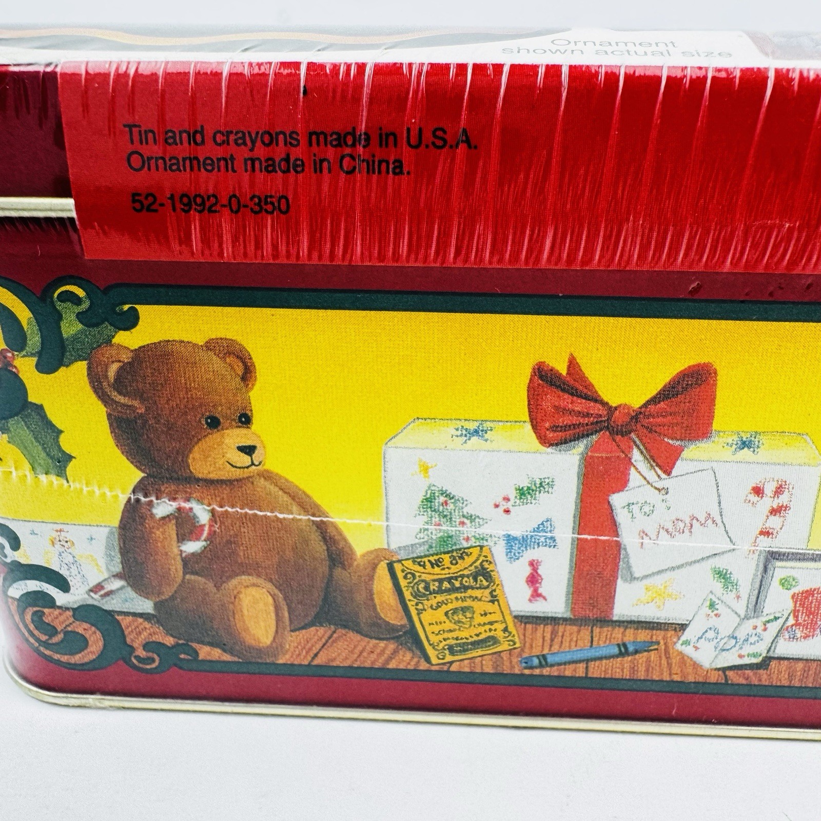 1992 Crayola Collectible Holiday Tin Sealed Gift Set Bear Ornament Crayons
