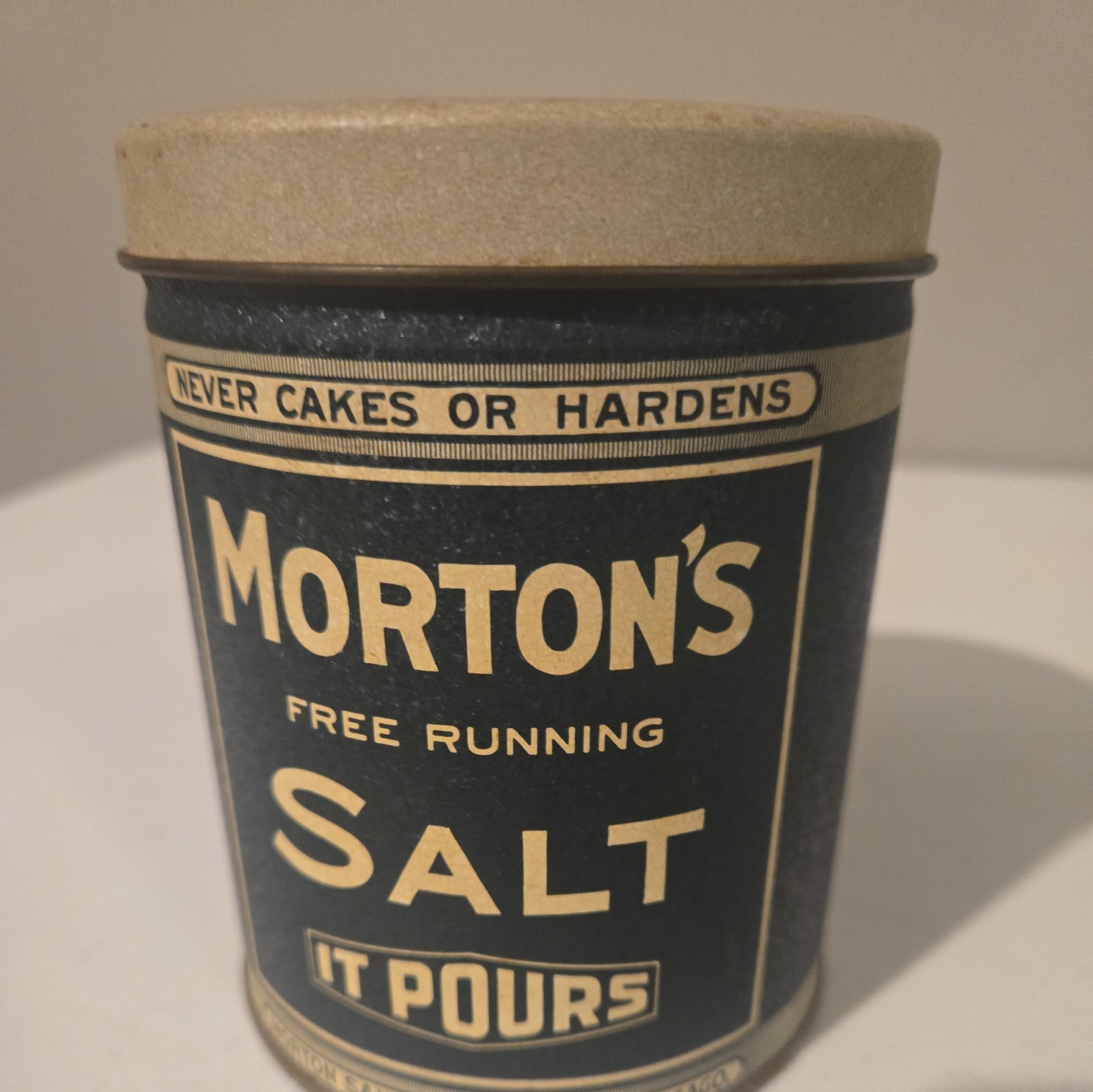 Vintage Morton’s Free Running Salt “When It Rains, It Pours” Collector Tin