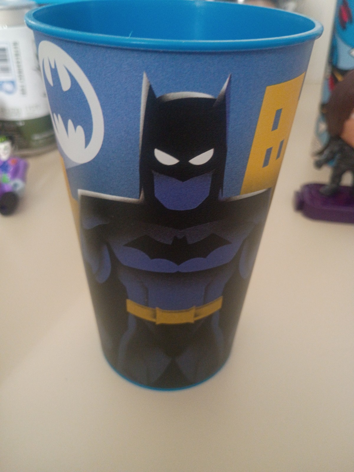 2 – Batman Plastic Cups – 22 oz DC Comics Batman Logo & Batman City