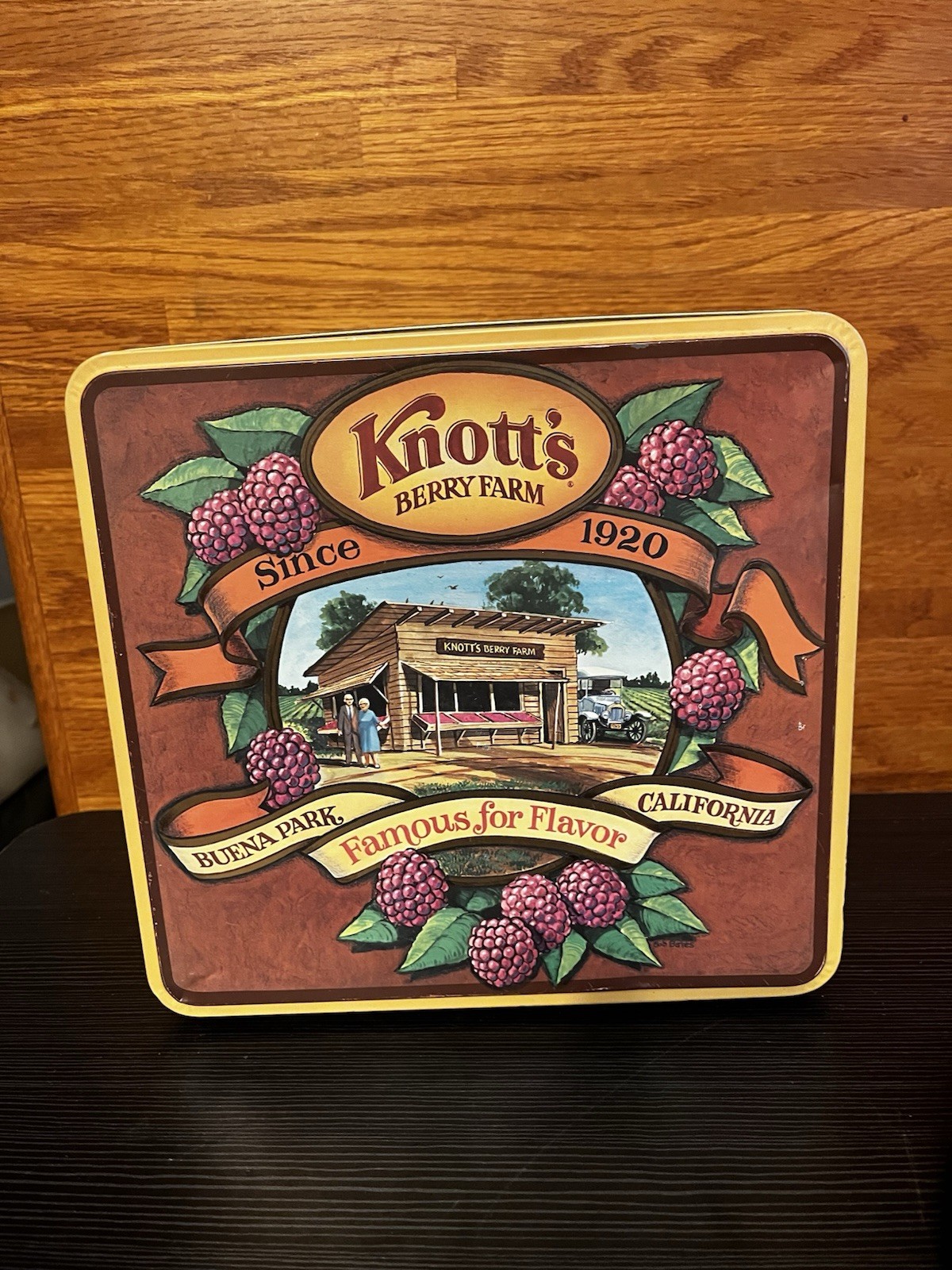 Knott’s Berry Farm Tin 9 1/4 X 8 1/4 X 3 1/2 Two Slight Dents In Top empty