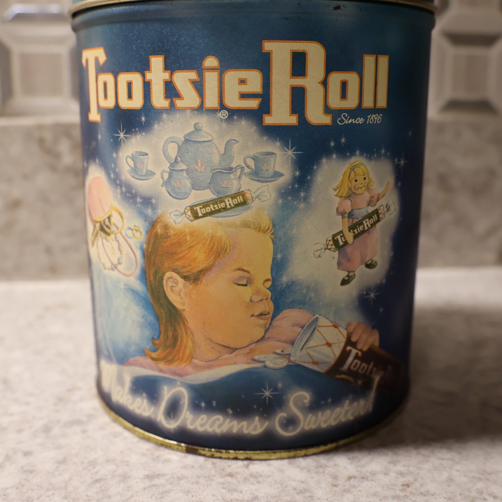 2001 Tootsie Roll Round Limited Edition 7th of Series Canister/Tin Sweet Dreams