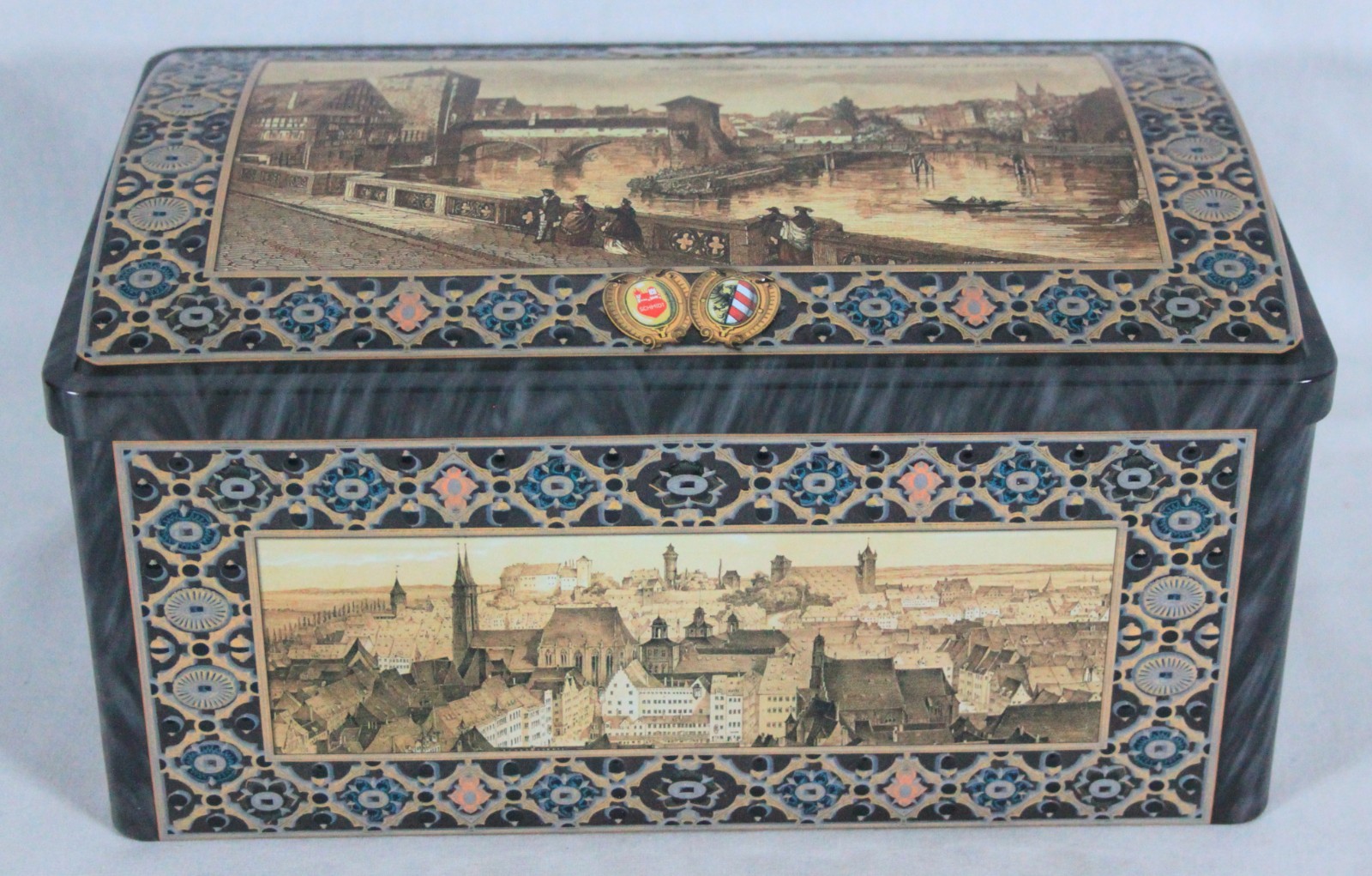 2022 SCHMIDT NURNBERGER LEBKUCHEN FESTIVE TIN CHEST 11 1/8″ x 9.5″ X 6.25″ NEW