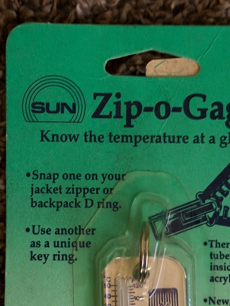 VINTAGE SUN Outdoor Gear Zip-O-Gage Key Ring Thermometer – NEW OLD STOCK