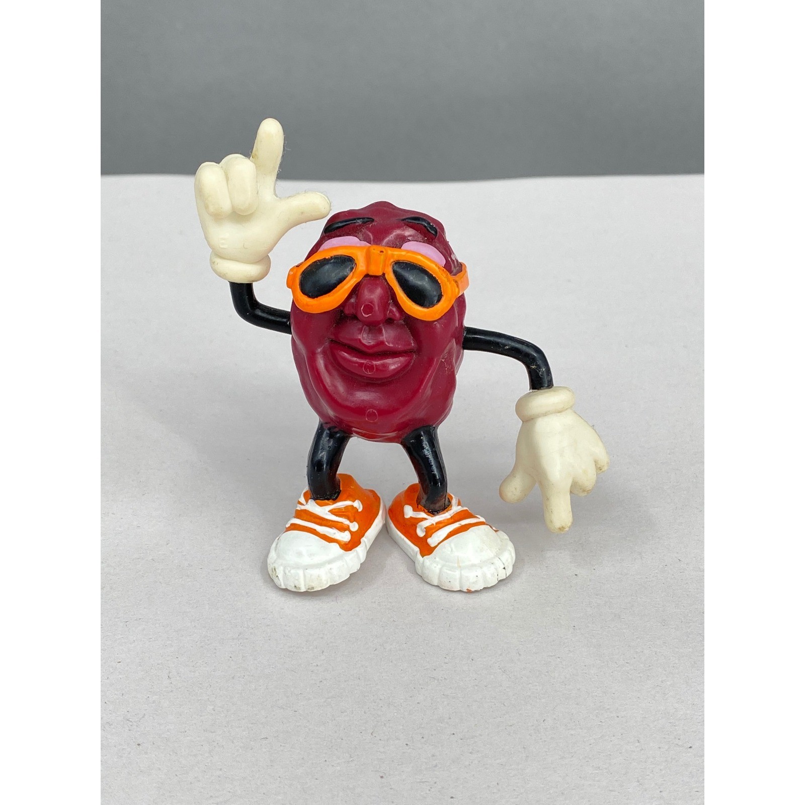 The California Raisins Dude Vintage 1987 PVC Figure Sunglasses Retro Toy 2″