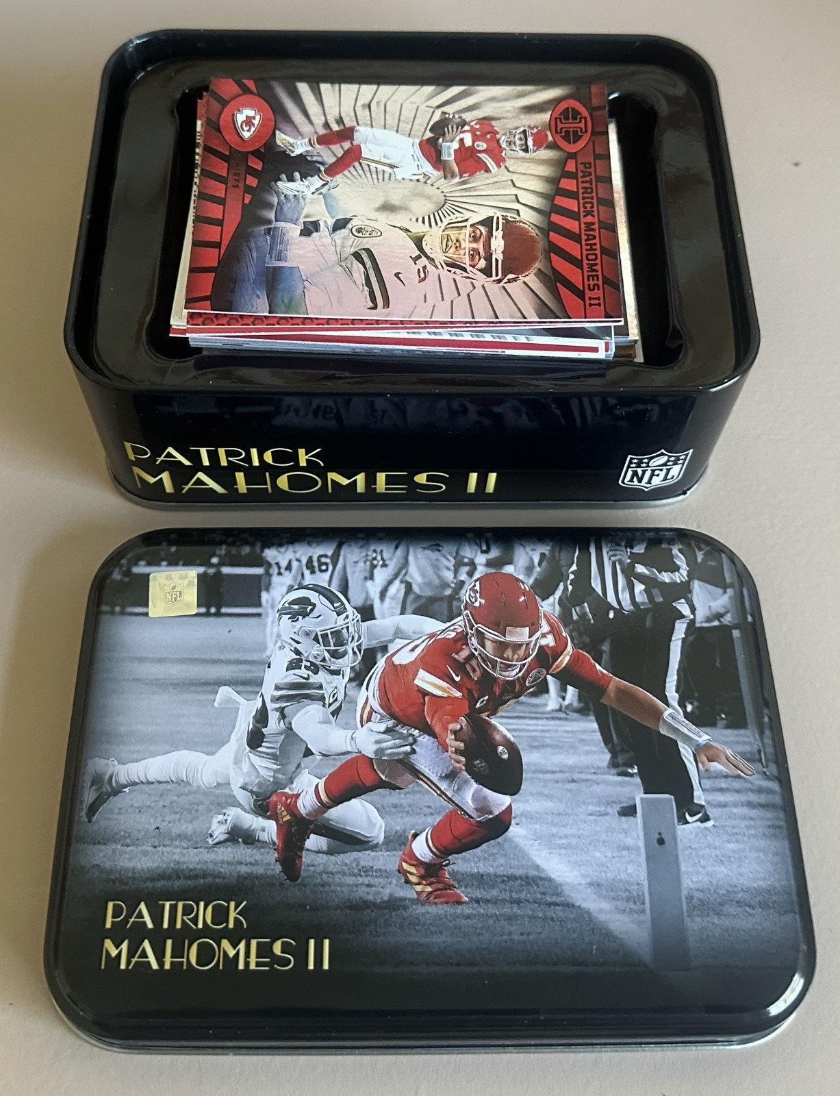 PANINI PATRICK MAHOMES TIN KANSAS CITY CHIEFS WITH 50 CARDS