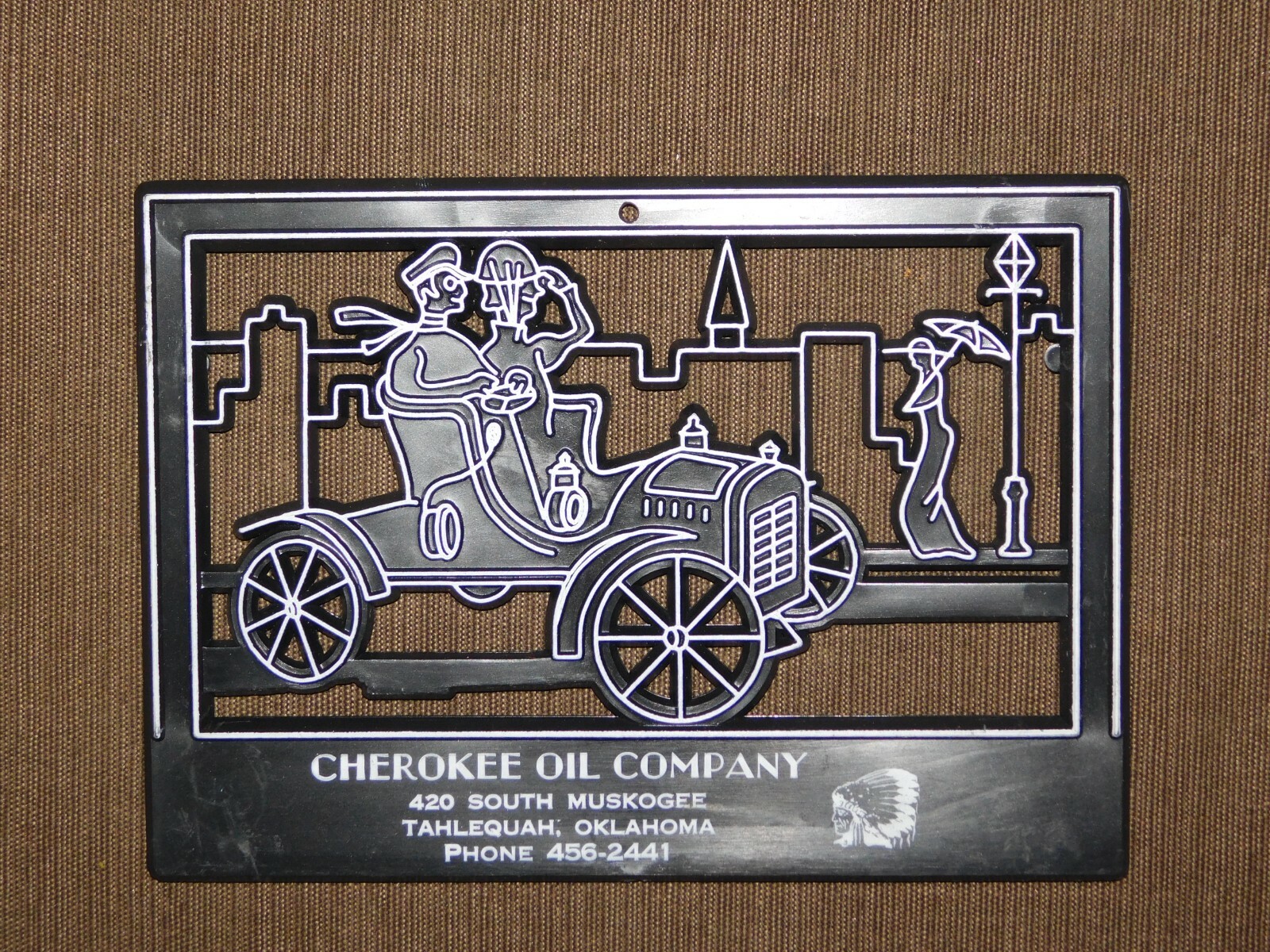VINTAGE CHEROKEE OIL CO TAHLEQUAH OKLAHOMA 6 X 4 1/2″ PLASTIC WALL AD SIGN