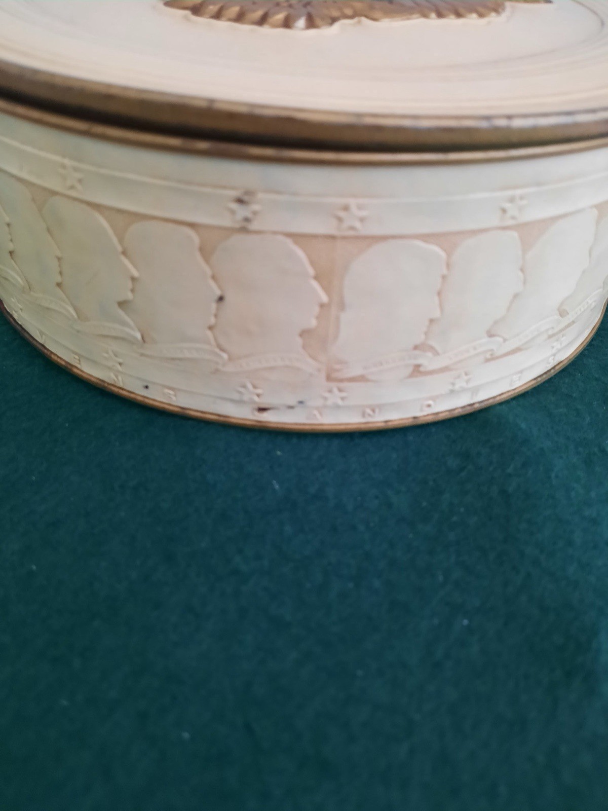 Vintage Mrs. Stevens Candies – Chicago Embossed Presidential Tin