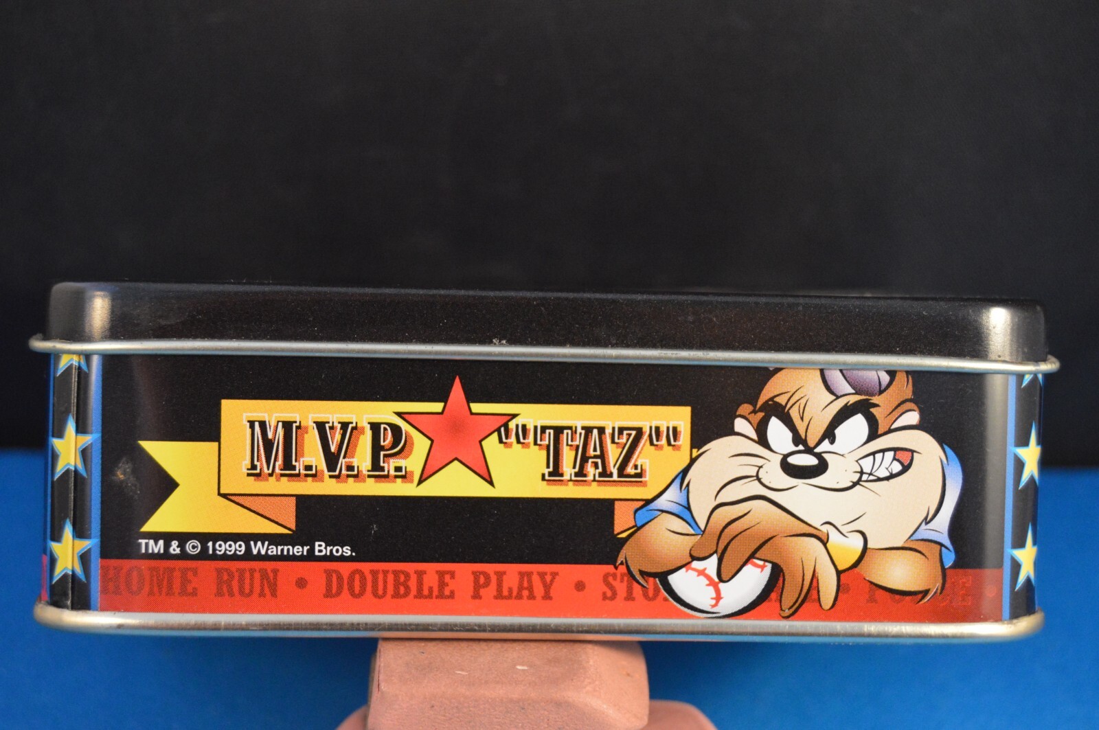 TASMANIAN DEVIL M.V.P. “TAZ” COLLECTIBLE TIN 1999 cartoon BASEBALL VG+ anime
