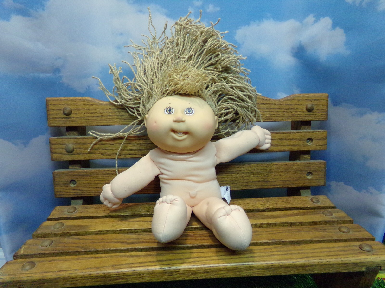 CABBAGE PATCH KID DOLL HASBRO girl CRIMP N CURL ASH BLOND LOOK