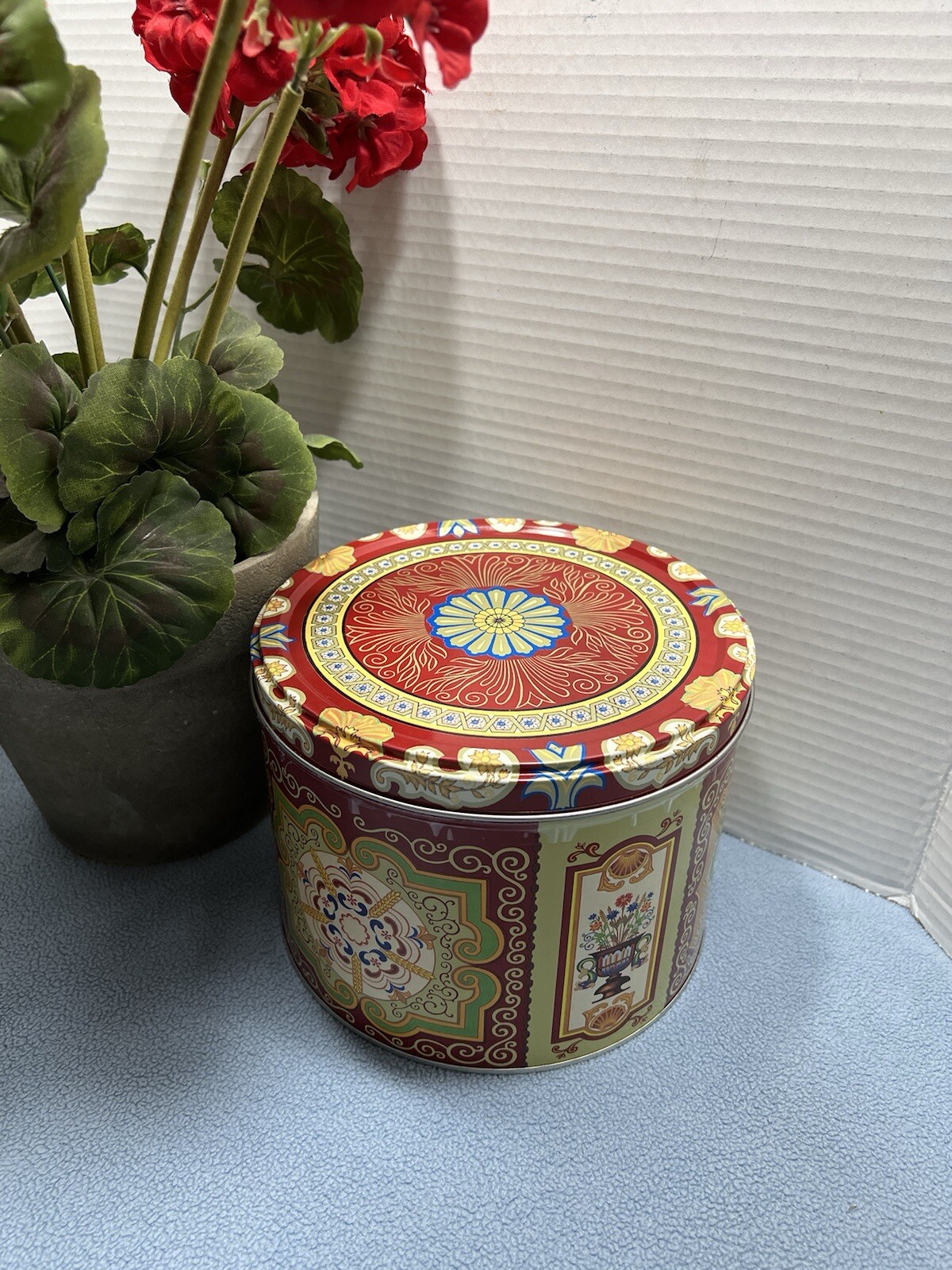 Empty Cookie Food Tin Nyakers Pepparkakor Large Round Drum Swedish Gingerbread