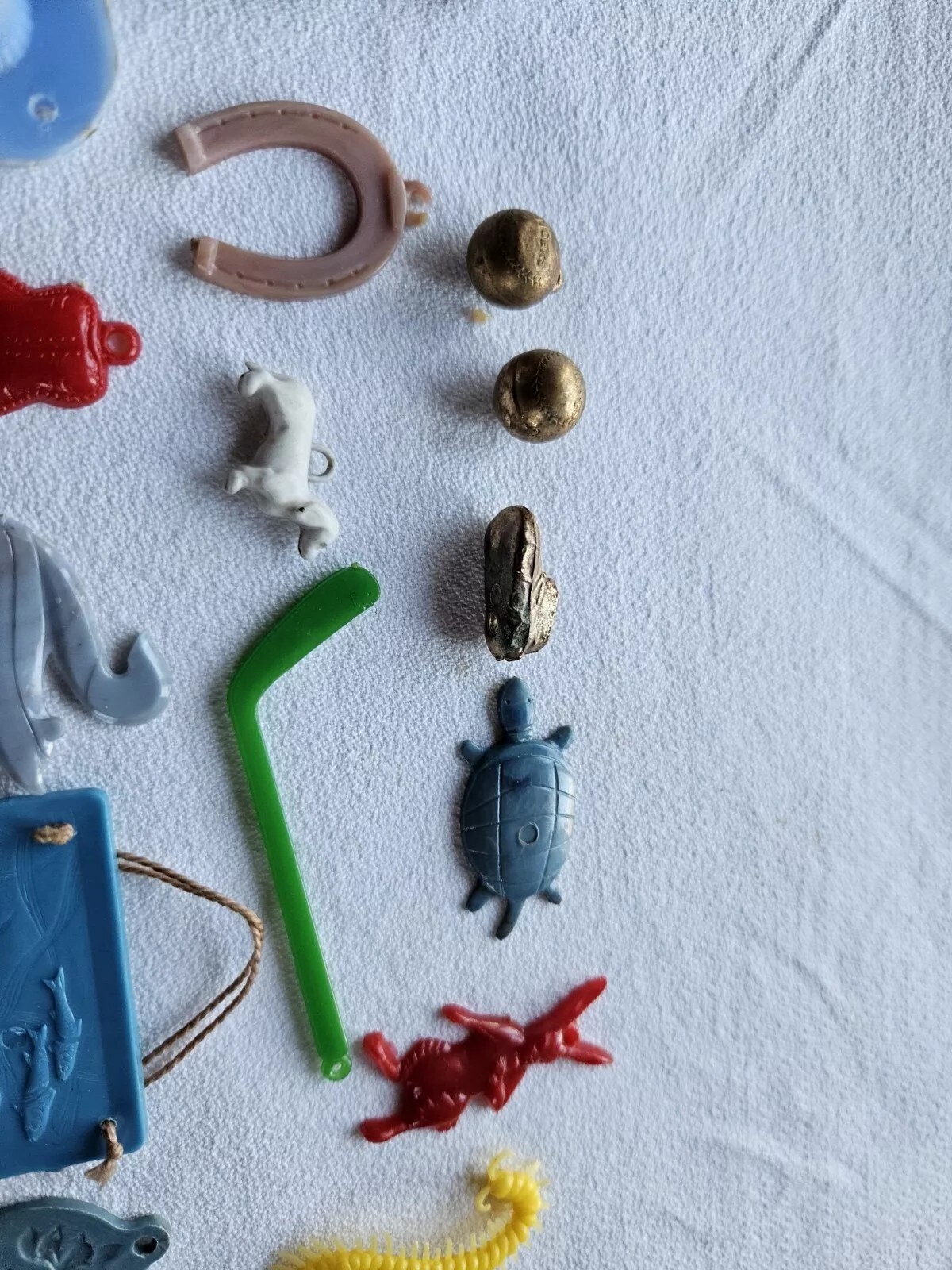 Vtg Gumball Charm Cracker Jack BIG LOT 200 VENDING MACHINE CHARM