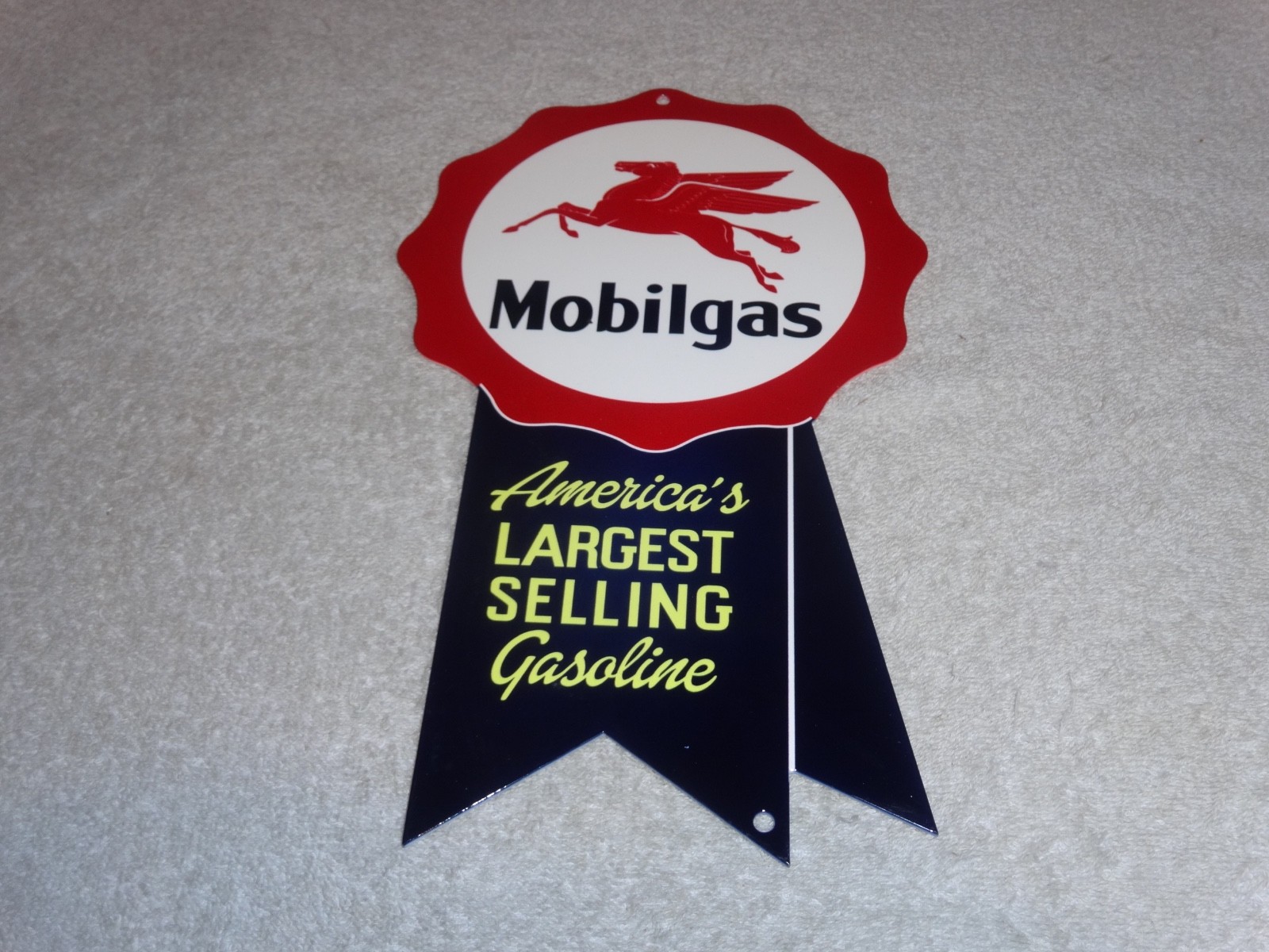 VINTAGE MOBIL MOBILGAS AMERICA’S LARGEST SELLING GASOLINE METAL PEGASUS OIL SIGN