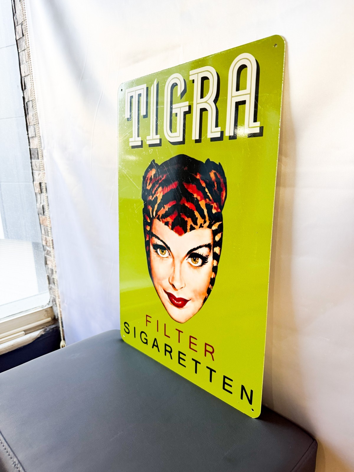 Tigra Filter Zigaretten – Vintage Cigarette Advertising Metal Sign – 60 × 40 cm