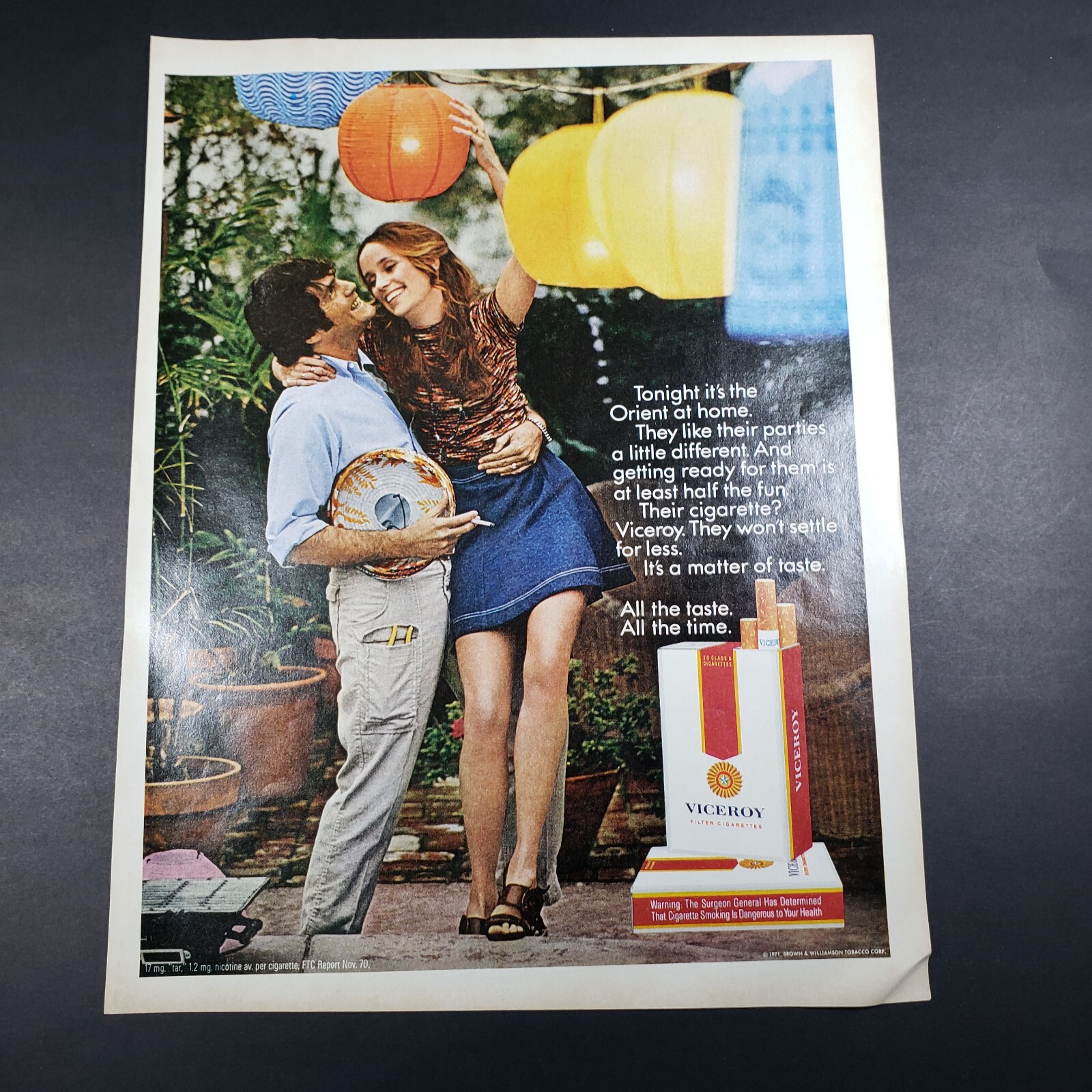 1971 Print Ad Viceroy Cigarettes Couple On Steps Colorful Oriental Lights AD1-6