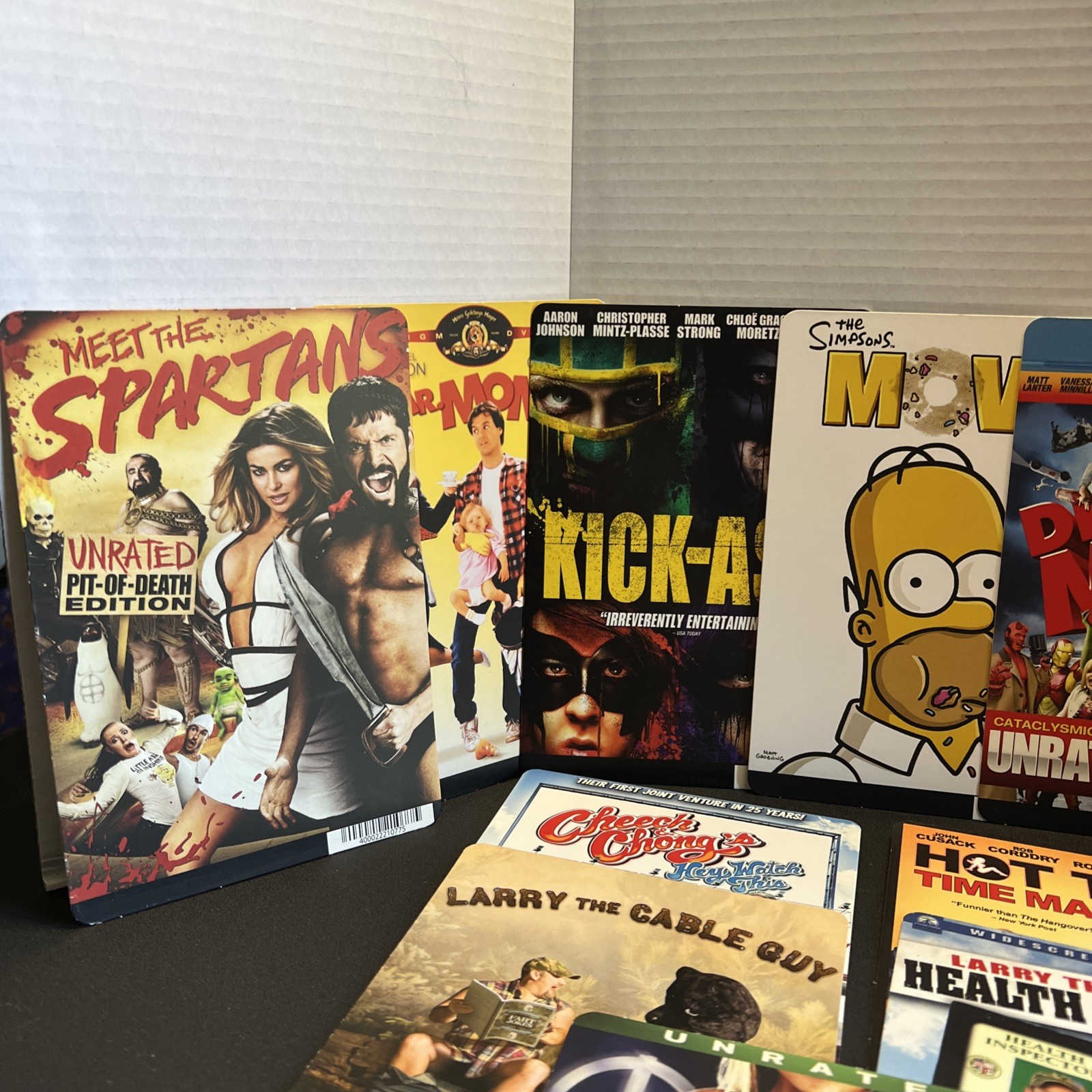 Lot of 17 Comedy BLOCKBUSTER VIDEO MOVIE BACKER CARDS 5.5″ X 8″ NO MOVIES