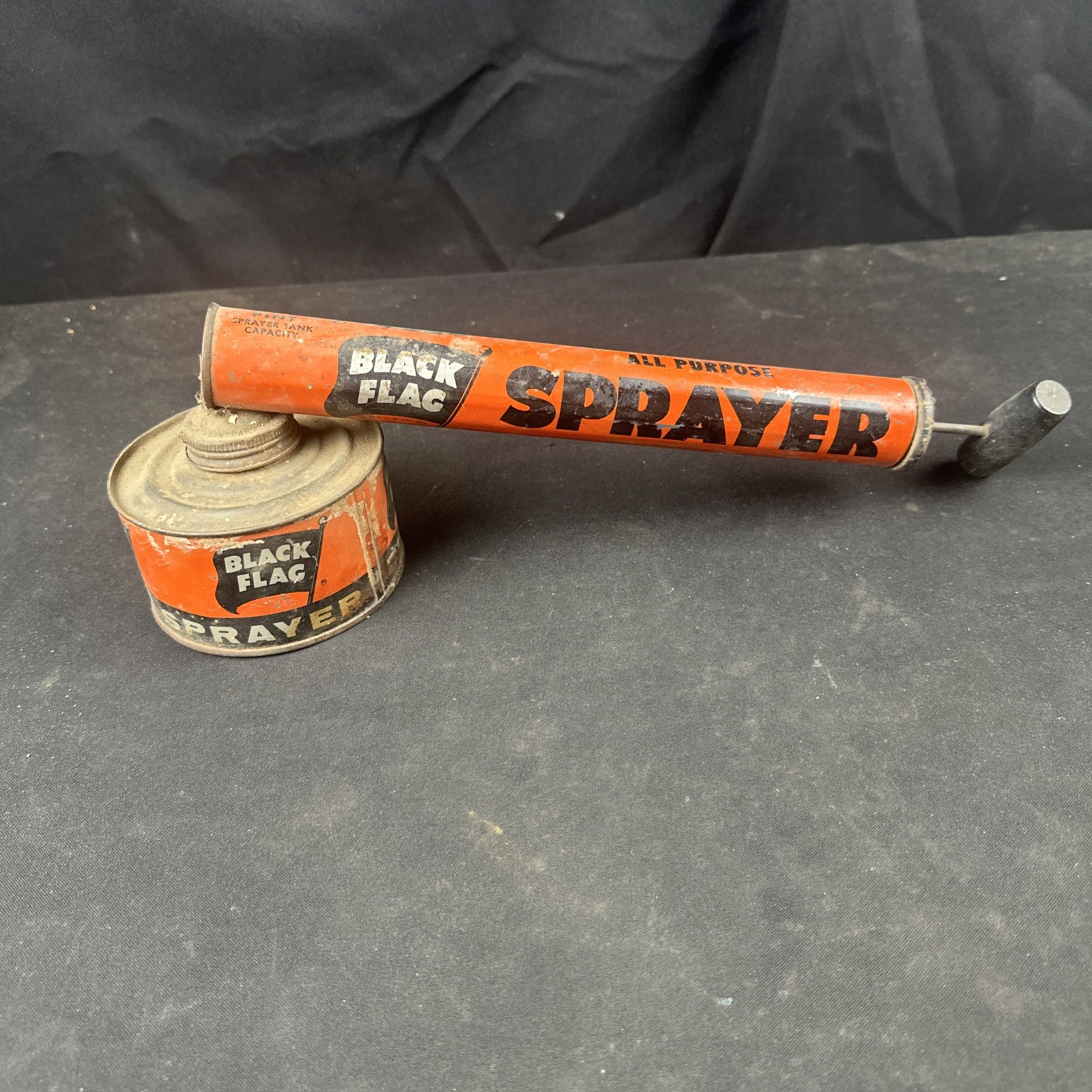 Vintage Black Flag Bug Sprayer Tin Metal Insect Killer Spray Pump Can USA 1 Pint