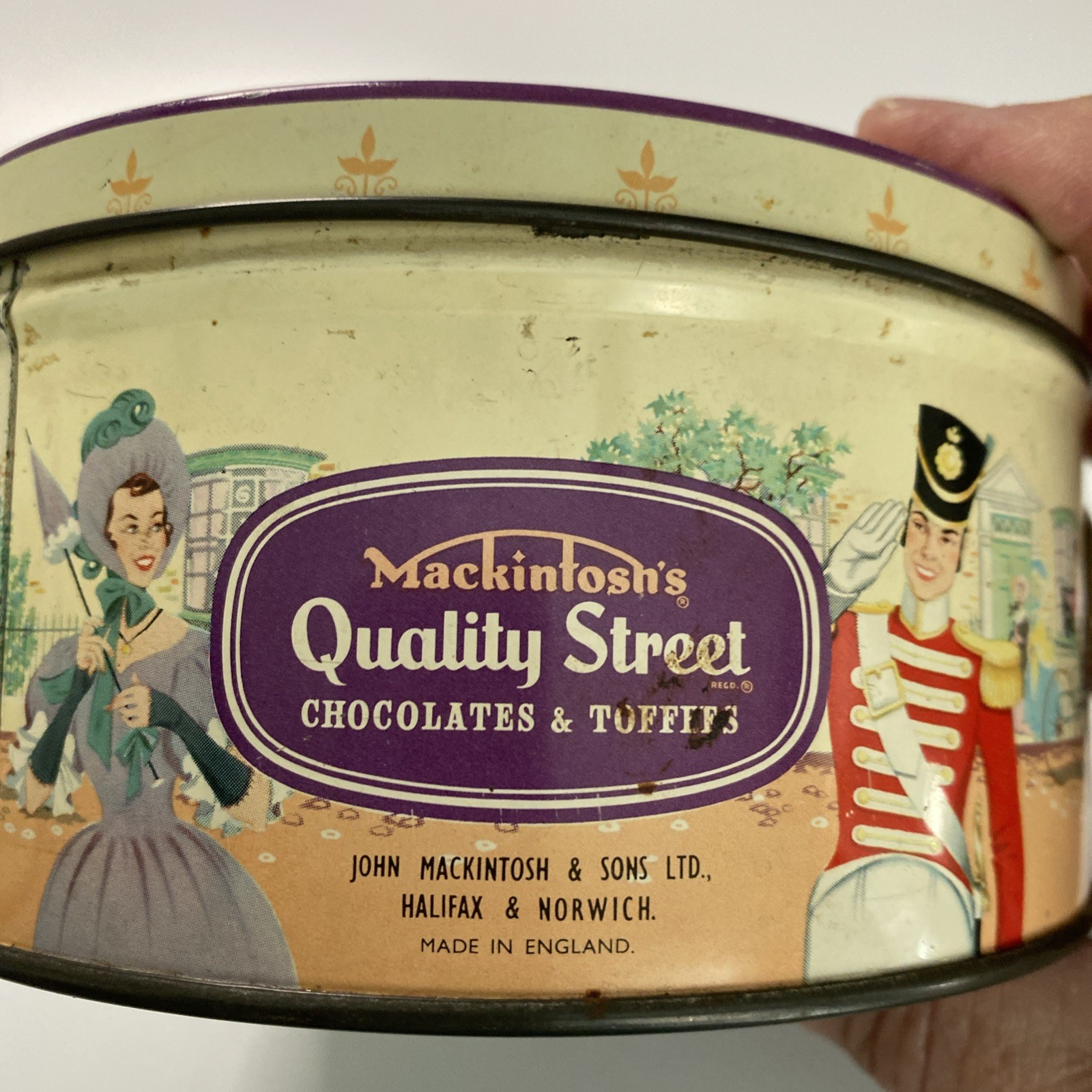 Mackintosh’s Quality Street Chocolates And Toffees Tin York England VG 16 Oz Vtg
