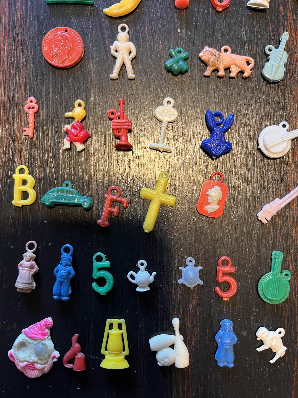 VTG Lot Of 60 Multi Color Cracker Jack Bracelet Charms Prizes Toys Mixed Lot