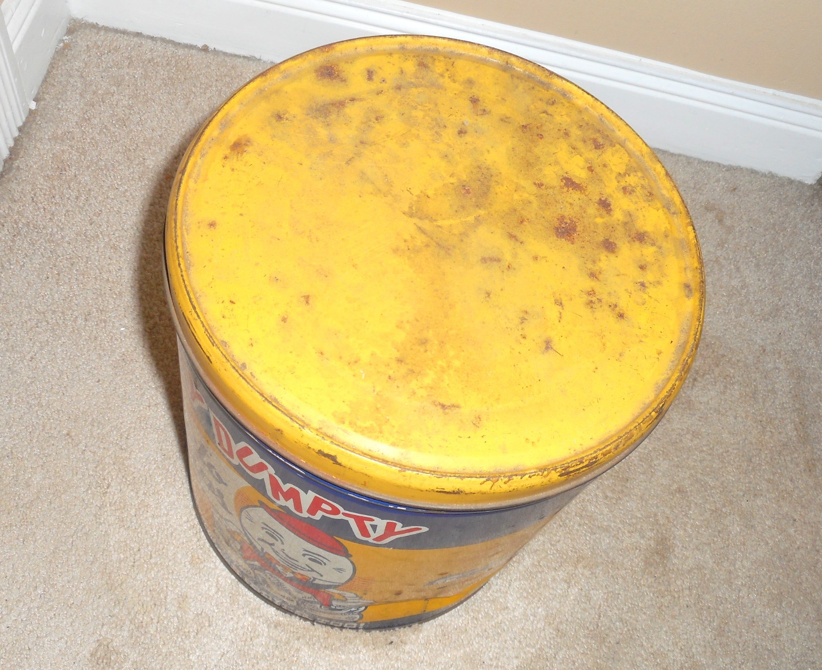 GREAT VINTAGE HUMPTY DUMPTY POTATO CHIPS ADVERTISING CAN CONTAINER TIN