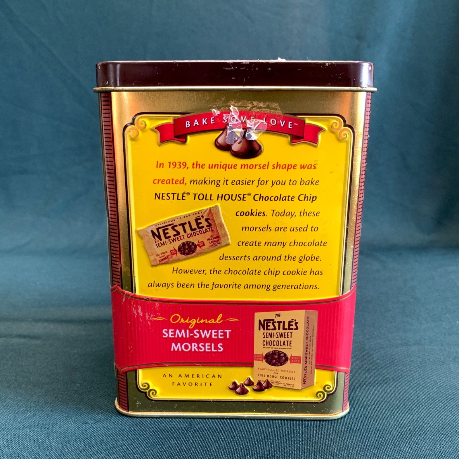 MIXED LOT 2 ADVERTISING TINS LIPTON’S TEA & 75TH ANNIVERSARY TOLL HOUSE COOKIES