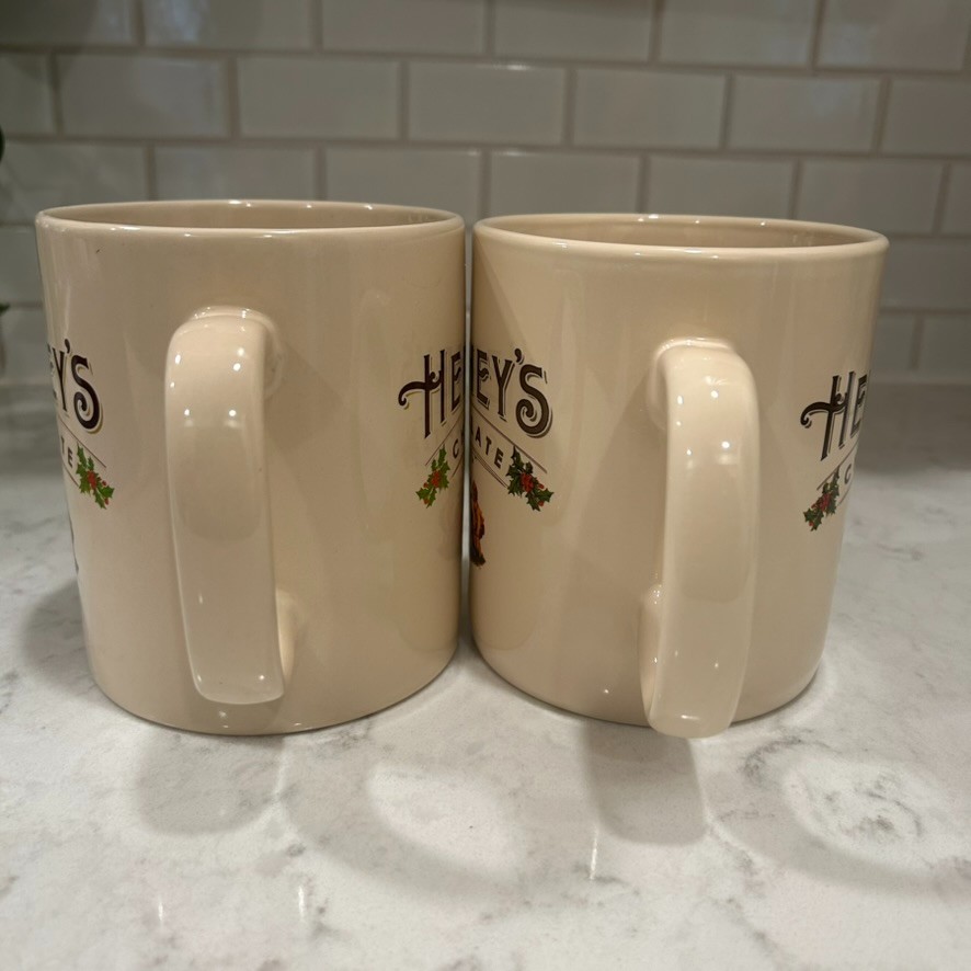Hershey’s Set of 2 Chocolate Coffee Tea Vintage-Style Jumbo Mugs Christmas Theme