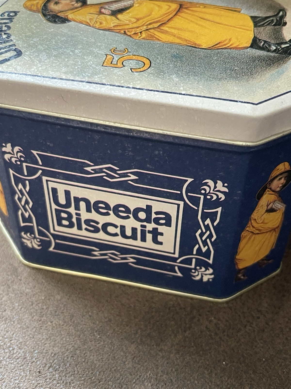 Vintage Nabisco Uneeda Biscuit National Biscuit Company Bristol Ware Tin