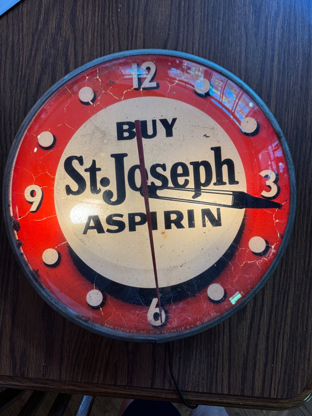 ST. JOSEPH ASPIRIN VINTAGE ADVERTISING LIGHTED PAM CLOCK 15″ diameter. Works