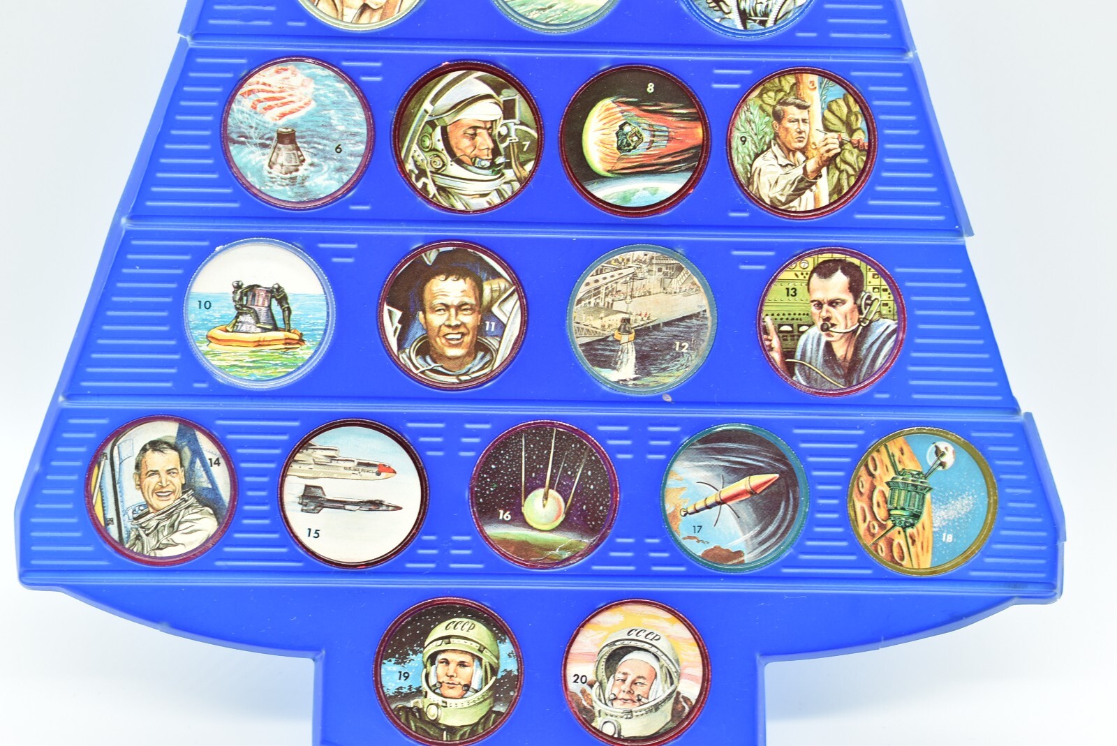 Gordon’s Potato Chips – SPACE MAGIC COINS IN CAPSULES x 3, 1960’s, Complete Set!