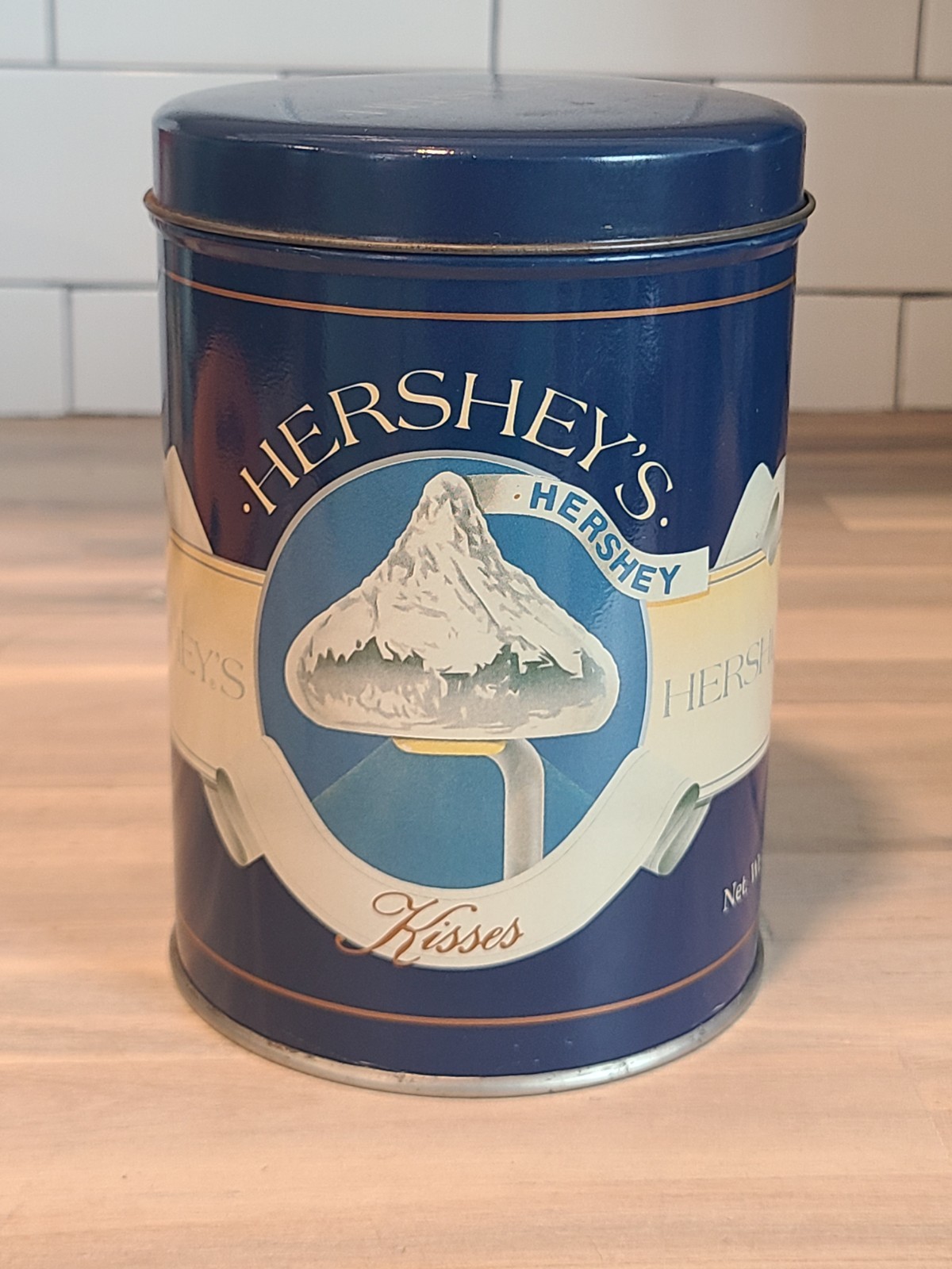 Vintage 1989 Hershey’s Milk Chocolate Kisses Metal Tin Collectible 6″