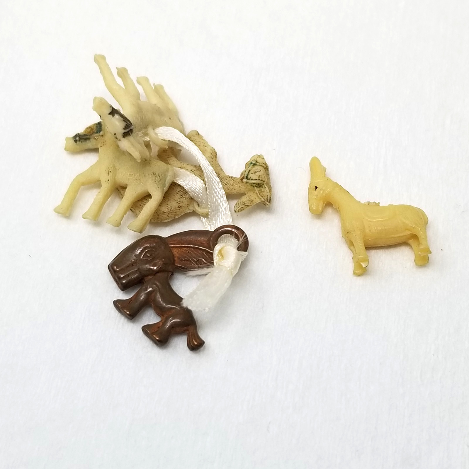 Donkey Charms 1950s Miniature Lot Toy Craft Jewelry Brown Cream Plastic Japanese